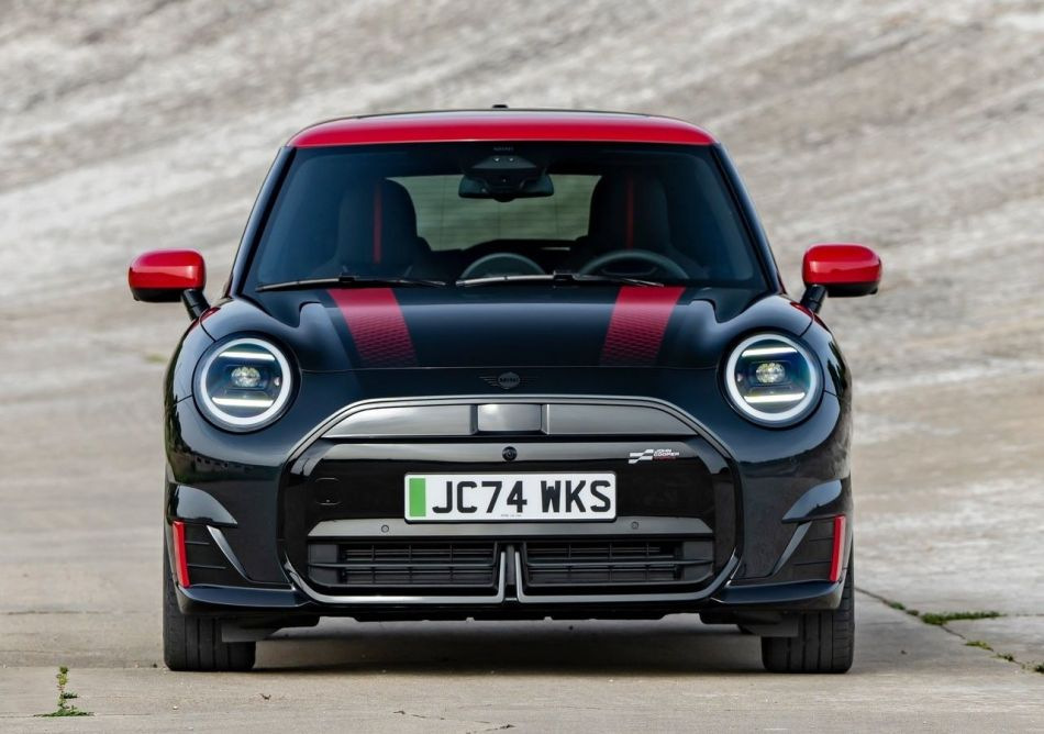 Обзор электрического хэтчбека MINI John Cooper Works Electric