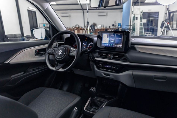 Подробный обзор Suzuki Swift 7: Технические характеристики, комплектации и дизайн фото 5