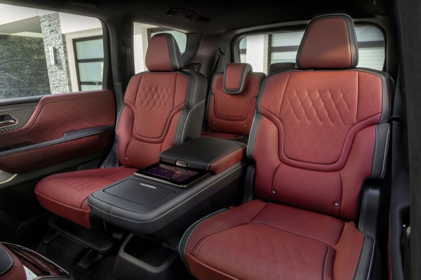 Обзор Infiniti QX80 2025: Роскошь и мощь нового уровня фото 7