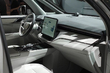 Обзор электрического минивэна Volvo EM90 фото 5