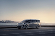 Обзор электрического минивэна Volvo EM90 фото 2
