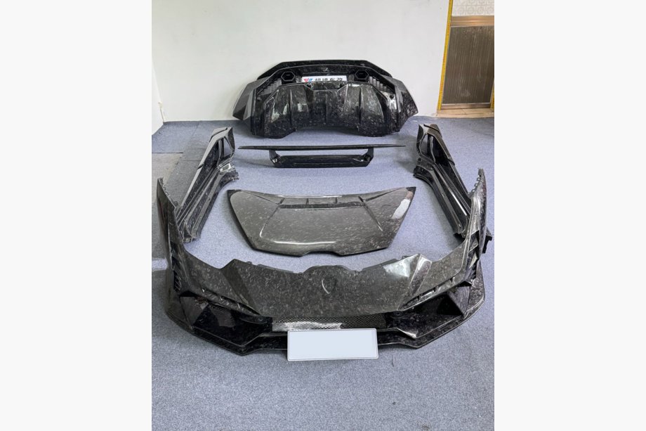 Lamborghini Huracan 2014- гг. Комплект обвесов LRT (Кованный карбон) Image