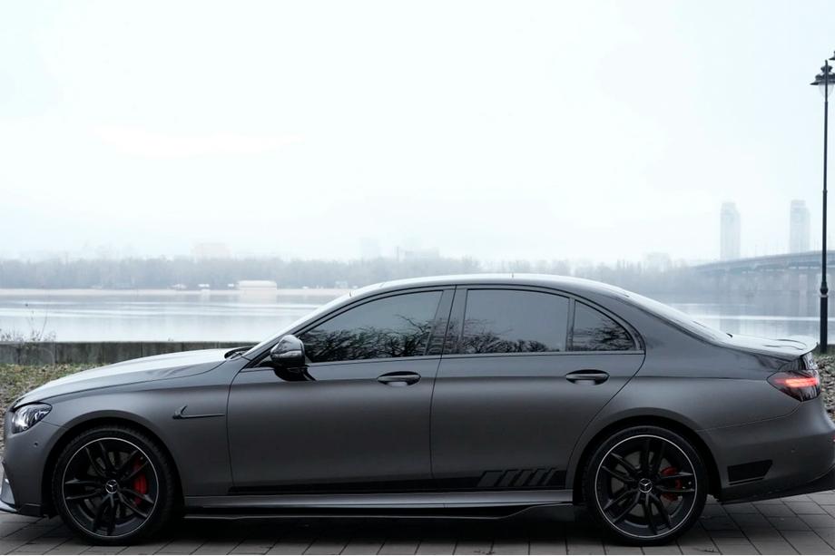 Mercedes E-class W213 2016-2023 гг. Боковые Пороги (2016-2019, Карбон) Image