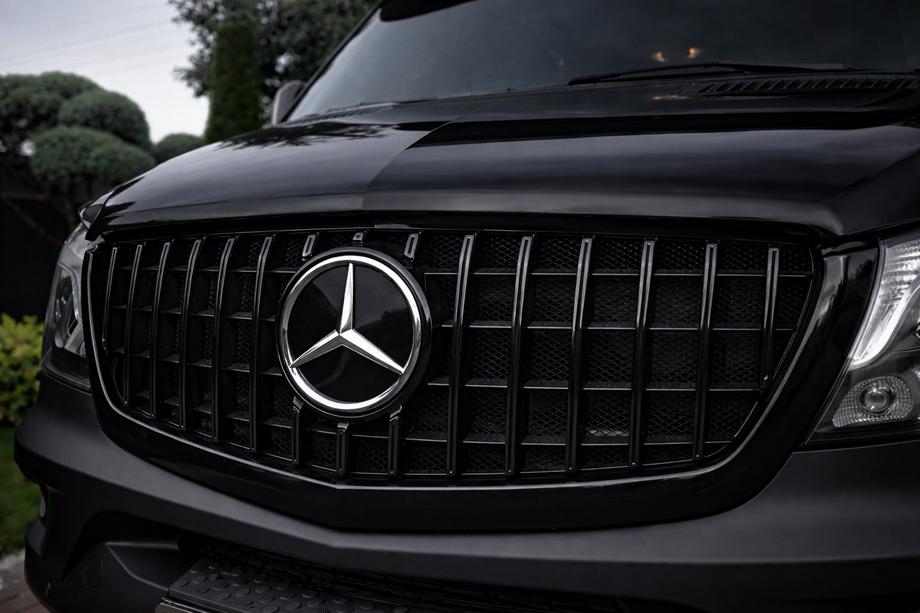 Mercedes Sprinter W906 2006–2018 гг. Передняя решетка Panamericana GT Panamericana Черная (2013-2018) Image