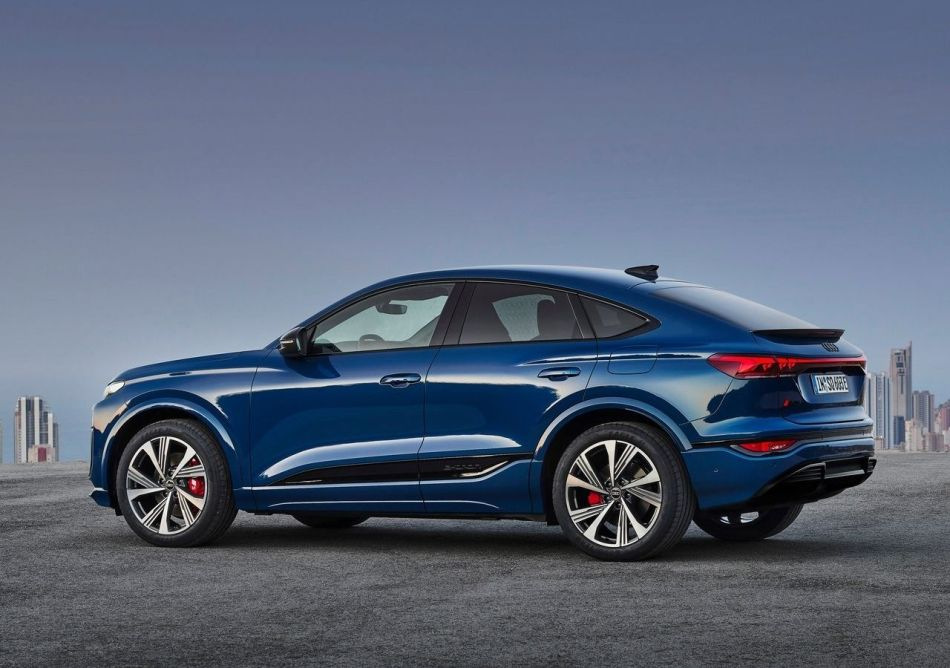 Обзор спортивного купеобразного кроссовера Audi SQ6 Sportback e-tron