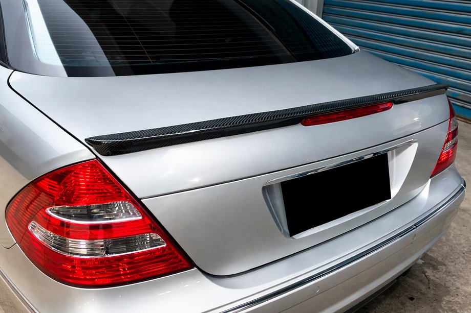 Mercedes E-сlass W211 2002-2009 гг. Спойлер (Карбон) Image