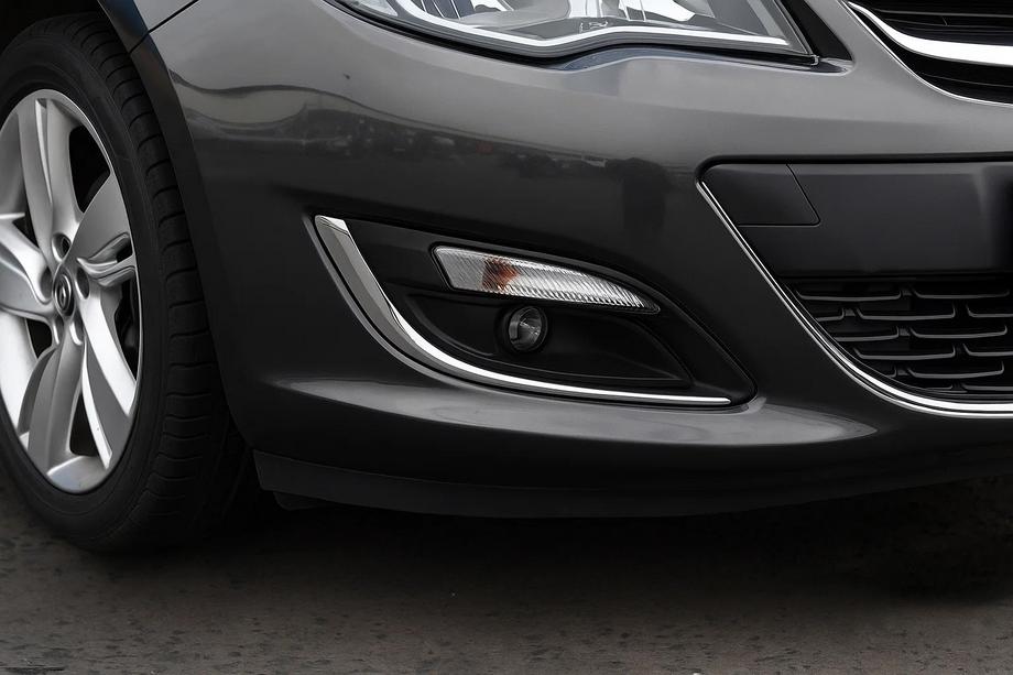 Opel Astra J 2009-2015 гг. Накладки на противотуманные фары (2 шт., нержавейка) 2013-2017, Carmos Image