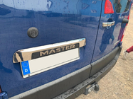 Renault Master 2011-2023 гг. Накладка из нержавейки над номером фото 3