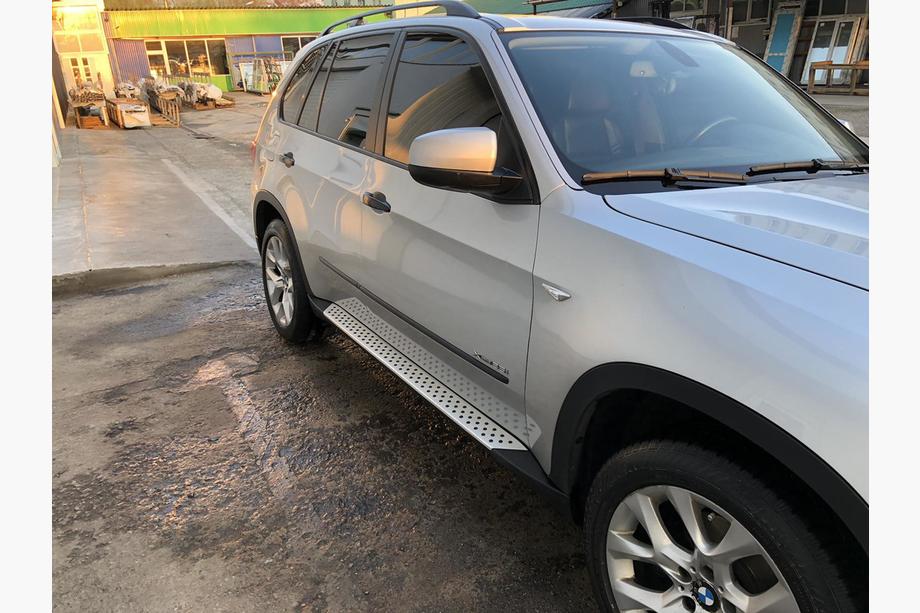 BMW X5 E70 2007-2013 гг. Оригинальные боковые пороги (2 шт., алюминий) Image