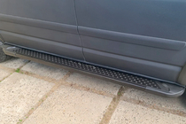 Volkswagen T5 Transporter 2003-2010 гг. Боковые Подножки Allmond Black (2 шт., алюминий) Длинная База фото 3
