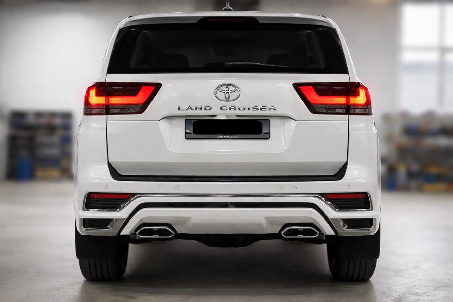 Toyota Land Cruiser 300 2021- гг. Накладка на Задний Бампер VXR Image