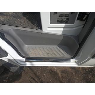 Накладки на Пороги VIP-Style (2 шт, Нержавеющая Сталь) Mercedes Sprinter W906 2006–2018 гг. фото 4