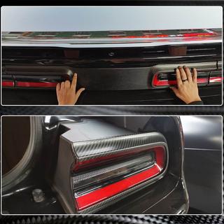 Накладка на крышку багажника (2015-2023, Карбон) Dodge Challenger 2008-2023 гг. фото 3