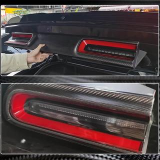 Накладка на крышку багажника (2015-2023, Карбон) Dodge Challenger 2008-2023 гг. фото 4