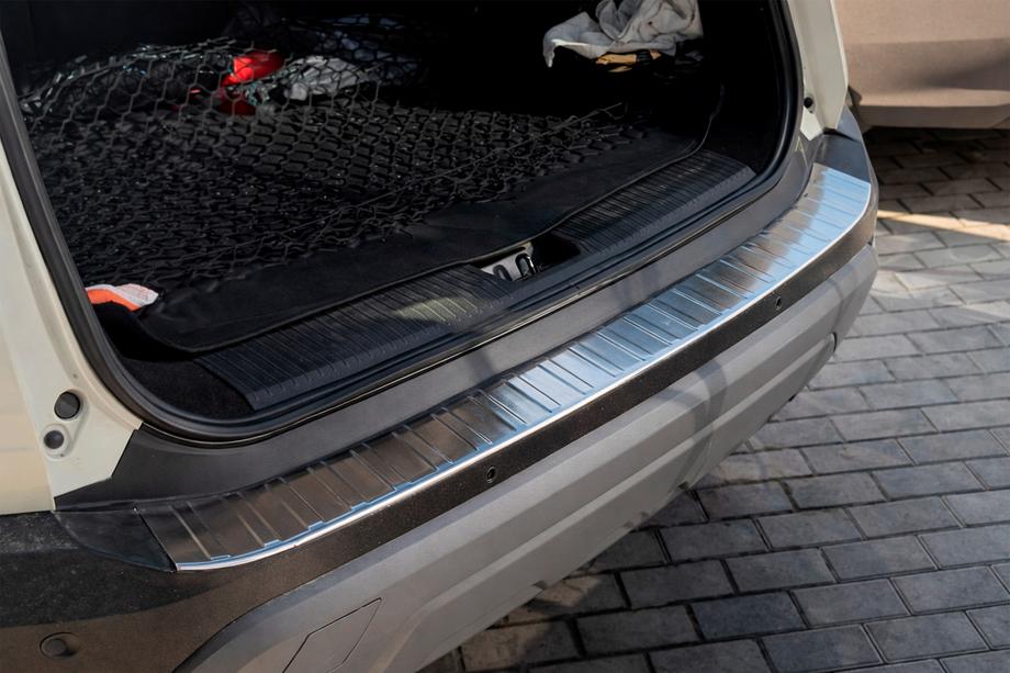 Nissan X-trail T33/Rogue 2022- гг. Накладка на задний бампер Carmos (для e-Power, нержавеющая сталь, матовая) Image