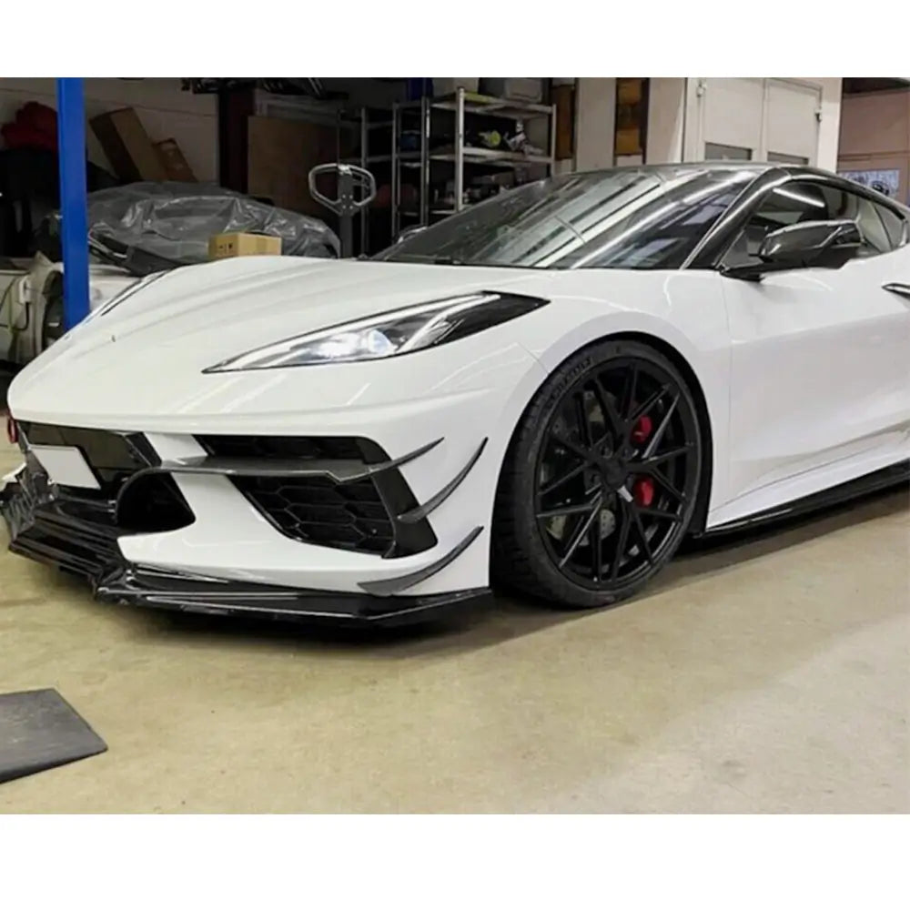 Накладки на Передний Бампер Карбон (2019-2022) Chevrolet Corvette C8 2019- гг. фото 2