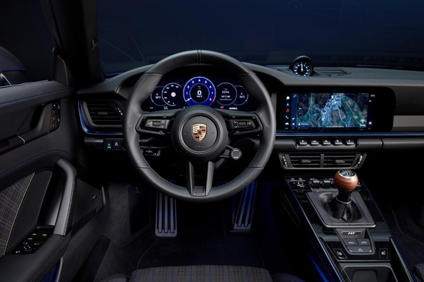 Обзор Porsche 911 Carrera Cabriolet 2024: Технические характеристики автомобиля фото 6