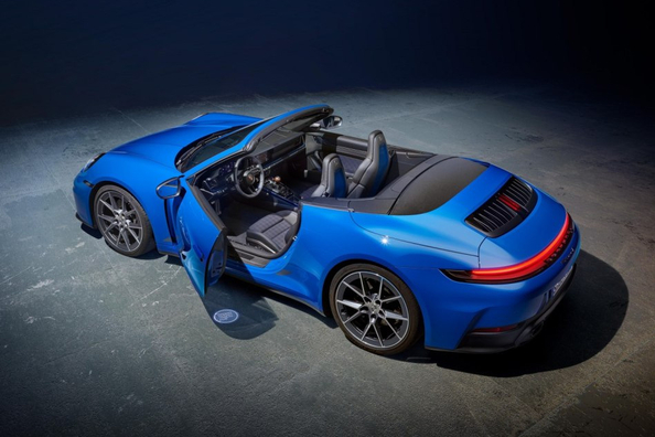Обзор Porsche 911 Carrera Cabriolet 2024: Технические характеристики автомобиля фото 2