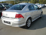 Opel Astra H 2004-2013 гг. Задняя нижняя накладка Sedan (грунт под покраску) фото 4