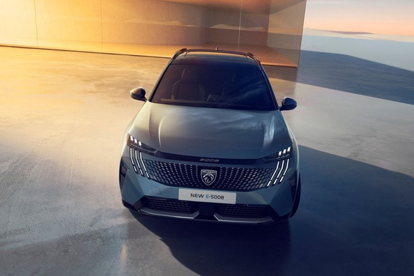 Peugeot e-5008 2024: Обзор электрического семиместного кроссовера