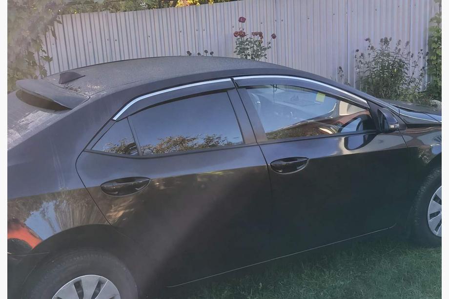 Toyota Corolla 2013-2019 гг. Ветровики с хромированным молдингом Niken Luxury (4 шт) Image