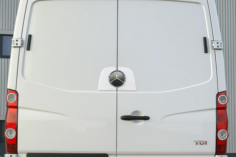 Mercedes Sprinter W906 2006–2018 гг. Обводка заднего логотипа (нержавейка) Image