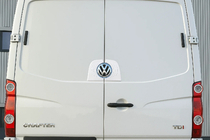 Volkswagen Crafter 2006-2016 гг. Обводка заднего логотипа (нержавейка) фото 1