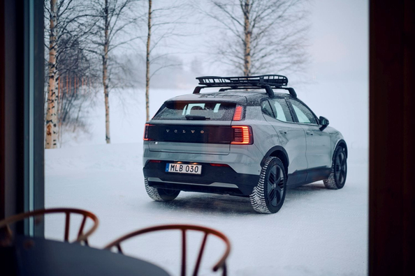 Volvo EX30 Cross Country: Обзор внедорожной версии электрокроссовера фото 4