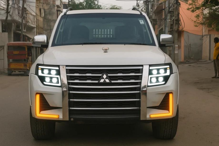 Mitsubishi Pajero Wagon IV 2006-2021 гг. Передние Фары LXR Image