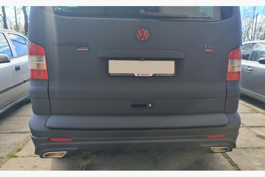Volkswagen T5 Caravelle 2004-2010 гг. Пластиковая накладка на багажник (под покраску) Фото 3