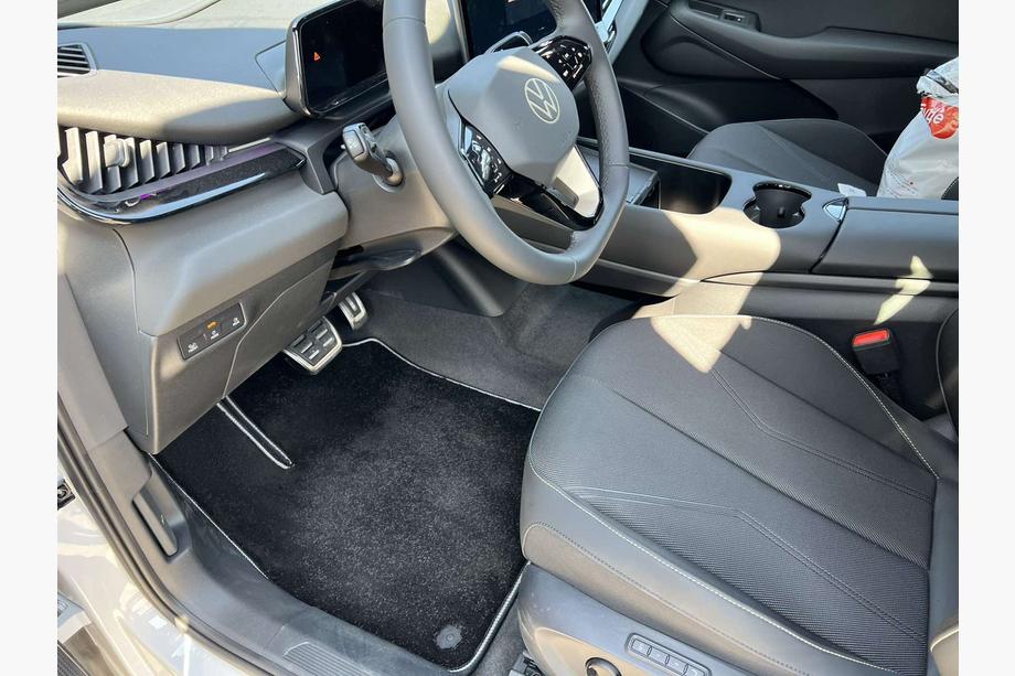 Volkswagen ID. UNYX 2024- гг. Текстильные коврики Deluxe (Черный) Image