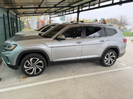 Volkswagen Atlas (Terramont) 2016- гг. Багажник поперечины на стандартные рейлинги без замка Flybar V1 (2 шт) до 140 см, Серый фото 2