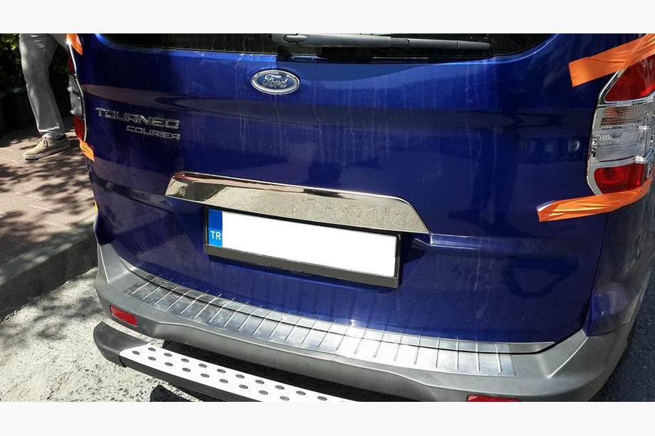 Ford Courier 2014-2023 гг. Хромированная накладка над номером (нержавейка) Image