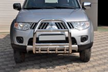 Mitsubishi L200 2006-2015 гг. Кенгурятник QT007 (нержавейка) фото 1