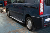 Citroen Jumpy 2007–2017 гг. Боковые Подножки Line (2 шт., Алюминий) фото 1