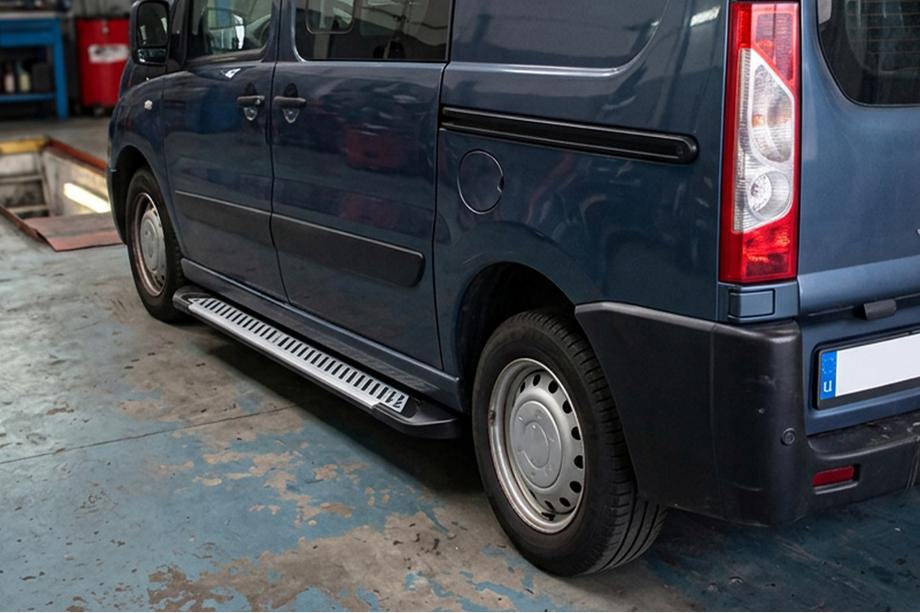 Peugeot Expert 2007-2016 гг. Боковые Подножки Line (2 шт., Алюминий) Image