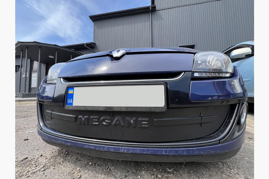 Renault Megane III 2009-2016 гг. Зимняя накладка на решетку радиатора (2009-2013, нижняя) Матовый Фото 5