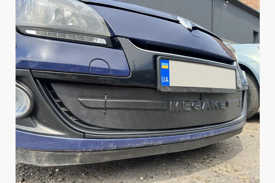 Renault Megane III 2009-2016 гг. Зимняя накладка на решетку радиатора (2009-2013, нижняя) Матовый Фото 8