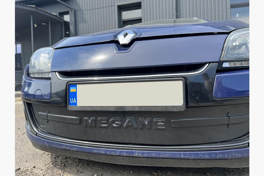 Renault Megane III 2009-2016 гг. Зимняя накладка на решетку радиатора (2009-2013, нижняя) Матовый Фото 6
