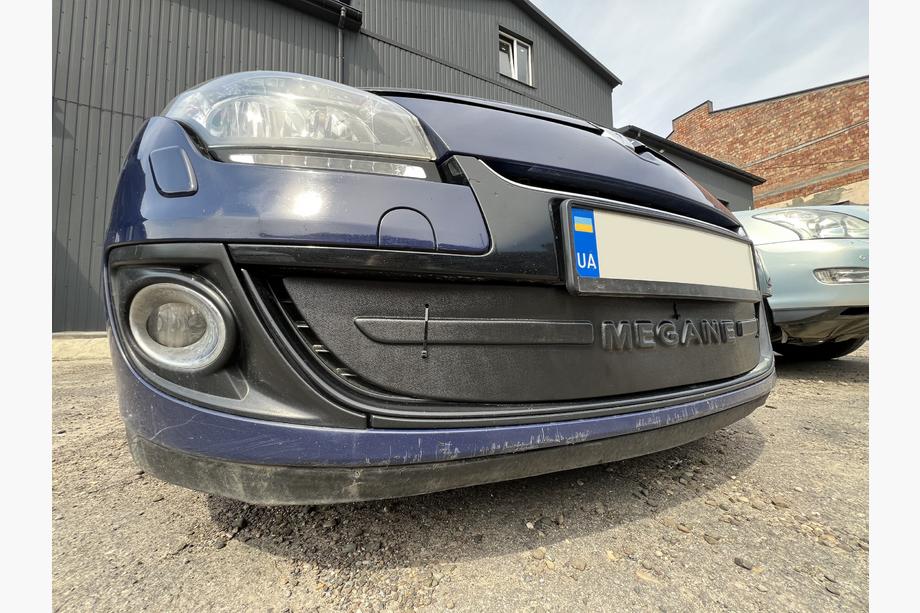 Renault Megane III 2009-2016 гг. Зимняя накладка на решетку радиатора (2009-2013, нижняя) Матовый Фото 10