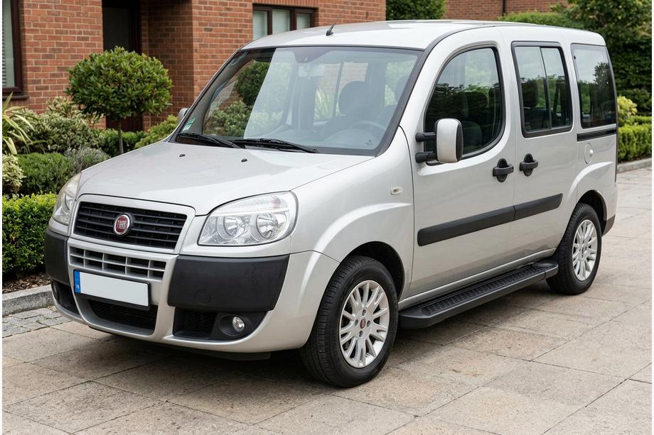Fiat Doblo I 2005-2010 гг. Боковые Подножки Allmond Black (2 шт., Алюминий) Image