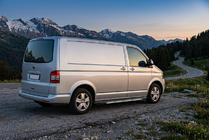 Volkswagen T5 Caravelle 2004-2010 гг. Боковые Подножки Duru (2 шт., Алюминий) Короткая База фото 2