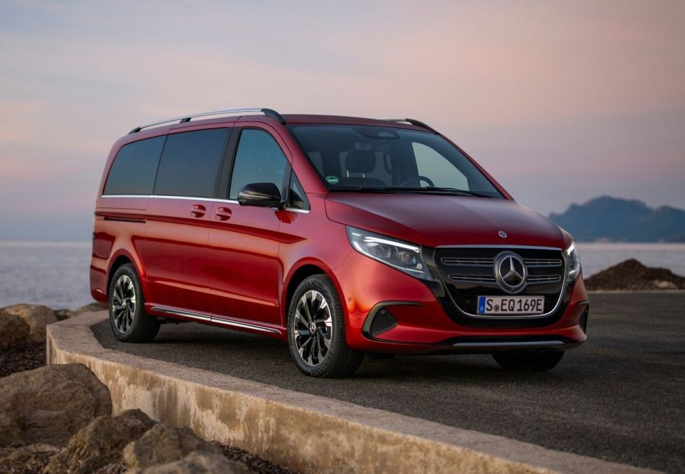 Обзор Mercedes-Benz EQV 2024: Роскошный электромобиль для всей семьи