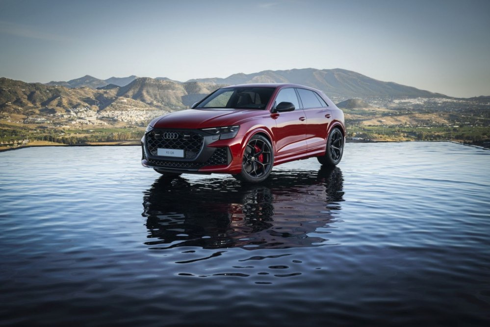 Audi RSQ8 2024: Мощь и стиль в новом виде