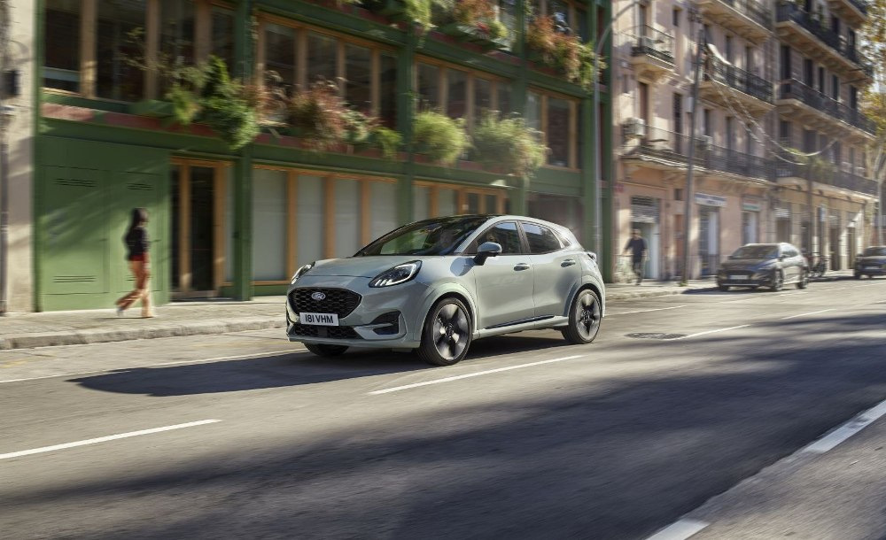 Обзор Ford Puma 2025: Обновленный стиль и динамика