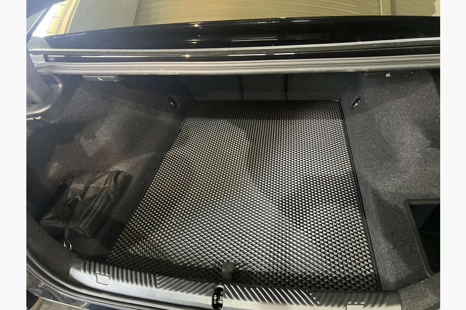 BMW 5/i5 серия G60/G60E/G61 2023- гг. Коврик в багажник EVA (Для G60, Черный) Фото 1