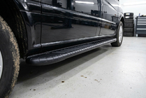 Mercedes Viano 2004-2014 гг. Боковые пороги Bosphorus Black (2 шт., алюминий) фото 1