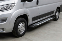 Citroen Jumper 2007-2025 гг. Боковые Подножки Line (2 шт., Алюминий) фото 1