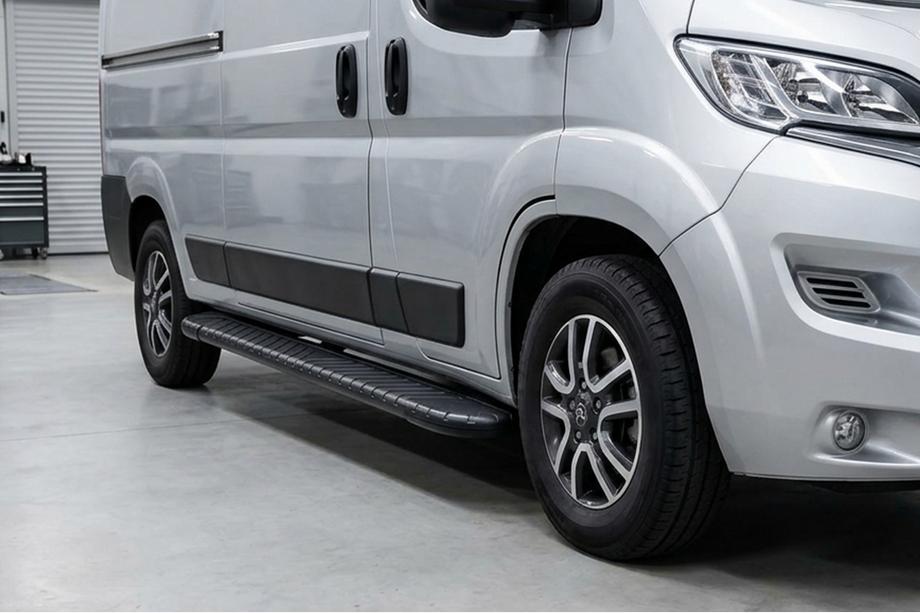 Citroen Jumper 2007-2025 гг. Боковые пороги Bosphorus Black (2 шт., алюминий) Image