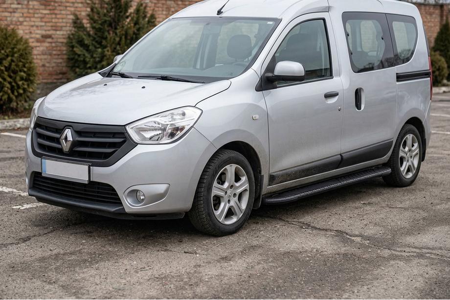 Dacia Dokker 2013-2022 гг. Боковые пороги Bosphorus Black (2 шт., алюминий) Image